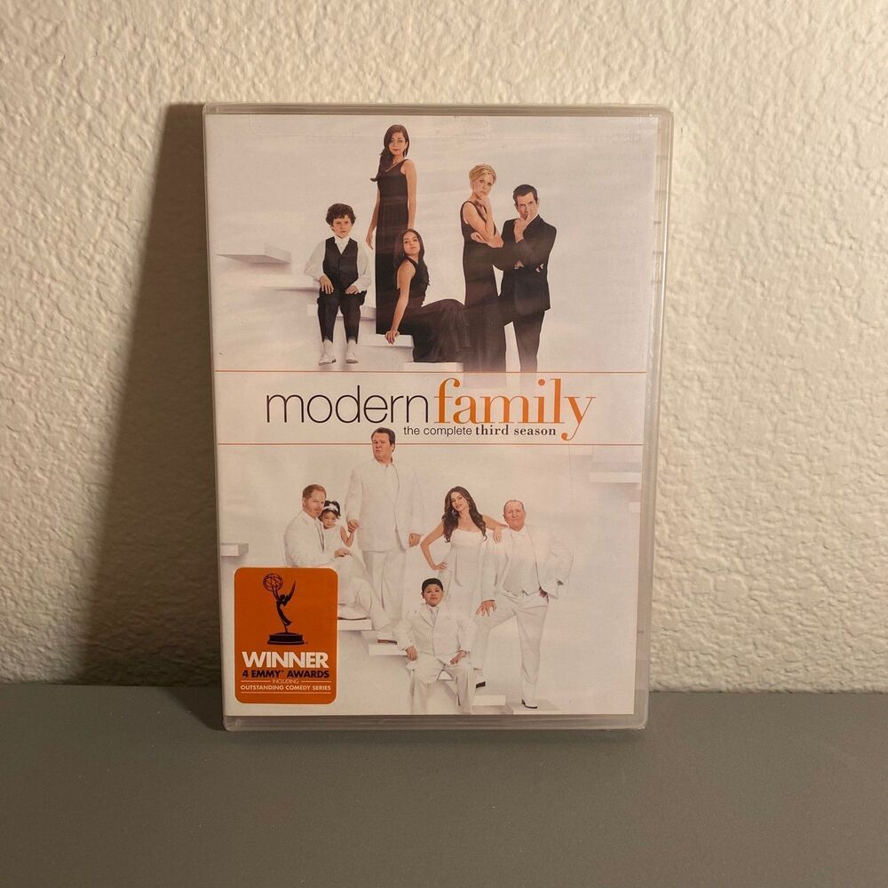 Modern Family Season 3 DVD
